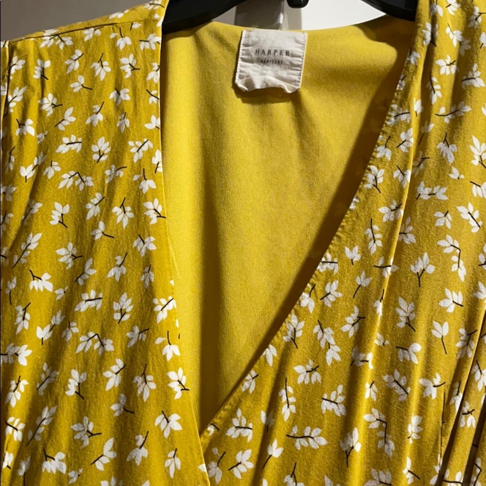 Pretty dress! - Picture 3 of 3